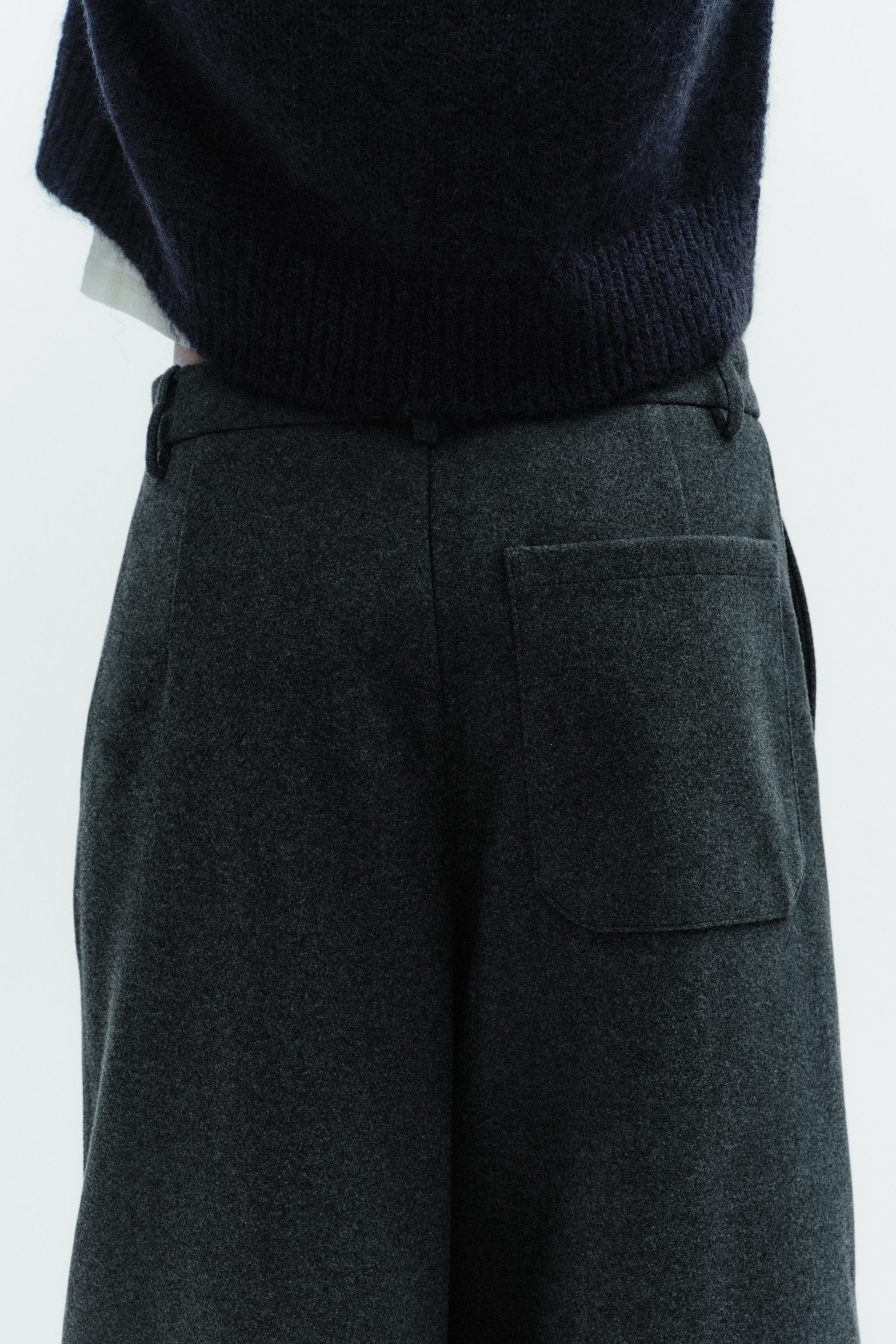 BALLOON PLEATED PANTS